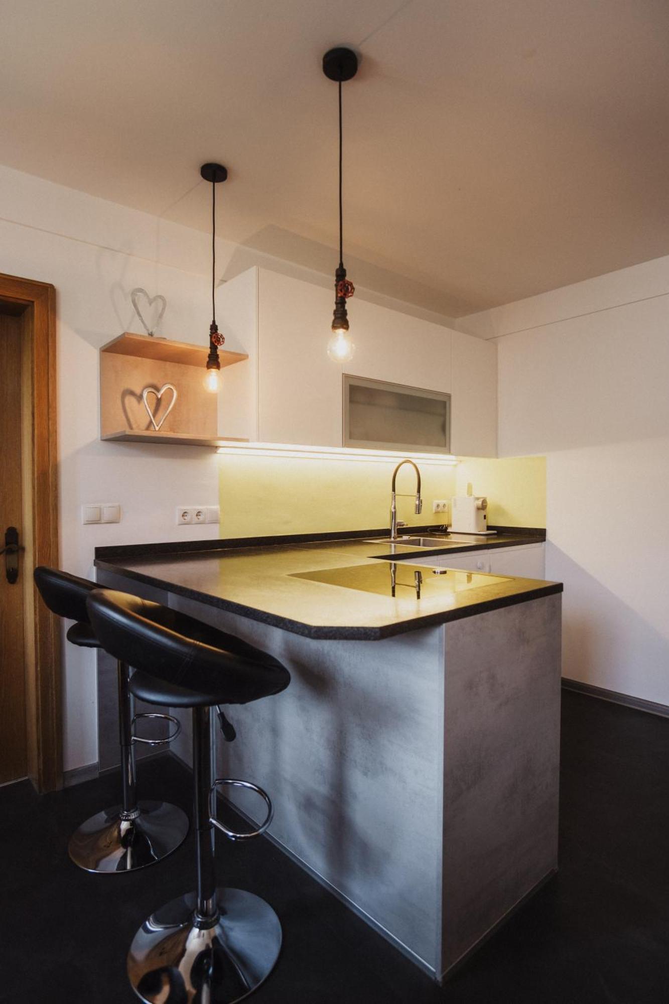 Toellhof Studio Stube Брессаноне Екстер'єр фото
